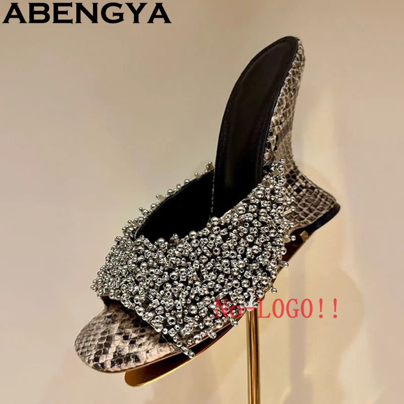 Pantofole con zeppa con string - Ethnic Fashion Week recensione e prezzo